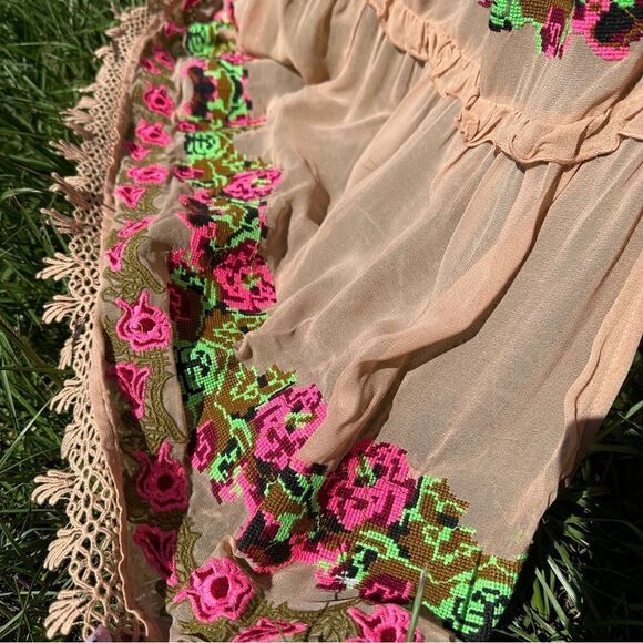 Stunning NWT tularosa coraline neon rose crochet boho maxi dress Sz XS - Picture 3 of 11